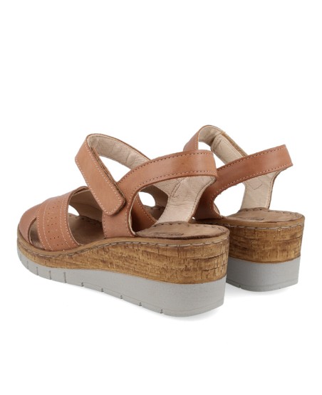 Walk and Fly Levante 6548 50120 wedge sandals