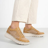 Vera CAMELGOLD - 04_standing_outfit